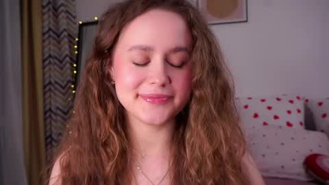 Snapshot of kendraedger chatting on 04/09/26, 10:15 Kira online show from 04/09/26, 10:15