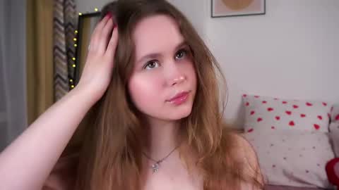 Snapshot of kendraedger chatting on 04/10/26, 10:36 Kira online show from 04/10/26, 10:36