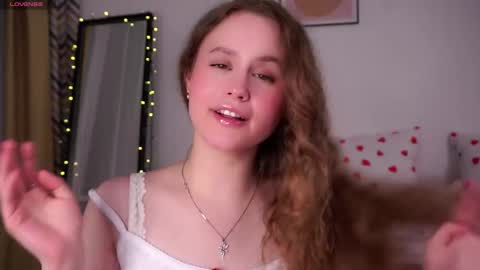 Snapshot of kendraedger chatting on 04/11/26, 10:36 Kira online show from 04/11/26, 10:36