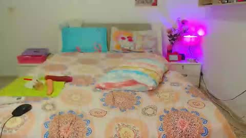 kendralove online show from 12/24/24, 04:55