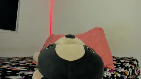 Snapshot of kendrasthefania chatting on 01/11/25, 04:14 kendra Sthefania online show from 01/11/25, 04:14