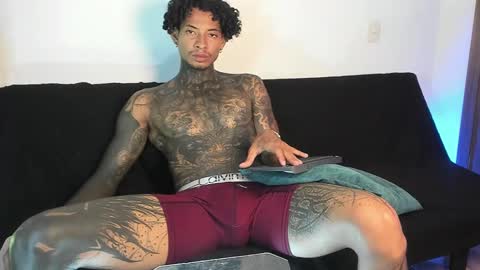 Snapshot of kendrik_brown chatting on 11/04/25, 02:16 kendrick brown online show from 11/04/25, 02:16