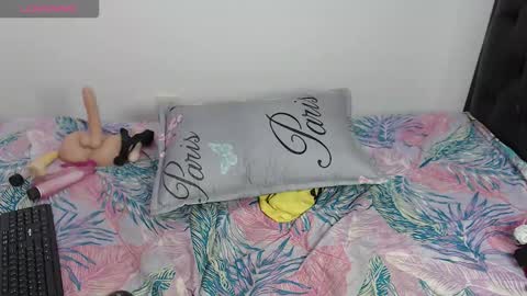 kenia_browm online show from 11/27/25, 11:23