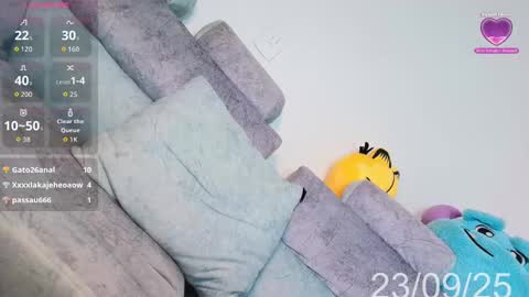 Snapshot of kenia_fox1 chatting on 09/24/25, 05:33 kenia_fox1 online show from 09/24/25, 05:33