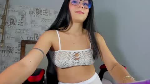 K E N I A  online show from 10/23/25, 06:50