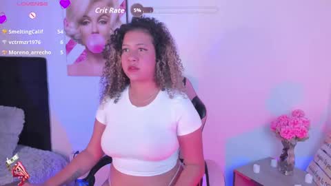 Snapshot of kenia_thompson01 chatting on 11/08/25, 09:09 01 online show from 11/08/25, 09:09