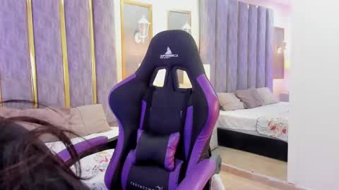 Snapshot of keniavelvet_ chatting on 02/05/26, 02:00 keniavelvet online show from 02/05/26, 02:00