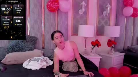 Snapshot of keniavelvet_ chatting on 02/17/26, 01:40 keniavelvet online show from 02/17/26, 01:40