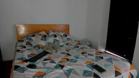 Kenia online show from 02/16/26, 07:32