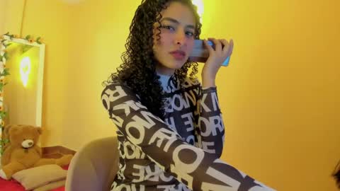 Snapshot of keniia_riizz chatting on 04/17/26, 10:24 Kenia online show from 04/17/26, 10:24