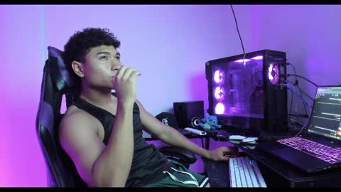 Snapshot of kenji_azura chatting on 10/28/25, 07:34 kenji online show from 10/28/25, 07:34