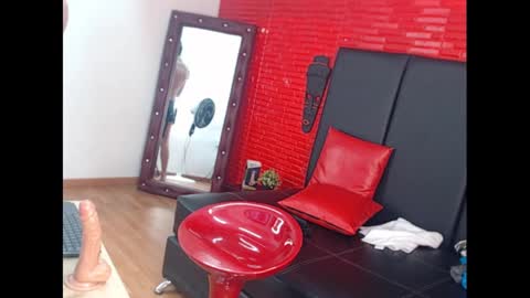 Snapshot of kenn_boy_ chatting on 02/04/25, 10:02 kenn_boy_ online show from 02/04/25, 10:02