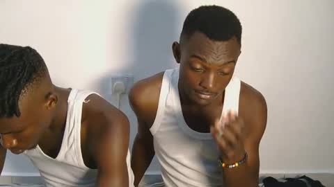 Kenia online show from 10/13/25, 08:25