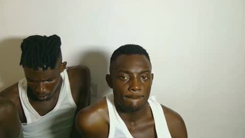 Kenia online show from 10/13/25, 10:32