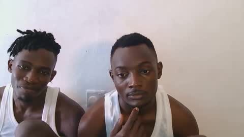 Kenia online show from 10/16/25, 10:27