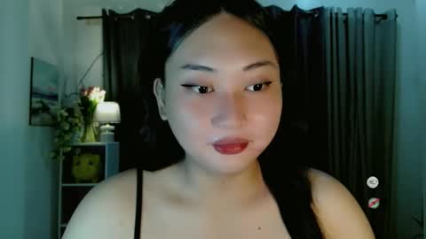 Snapshot of kennaxx69 chatting on 12/22/25, 04:42 kennaxx69 online show from 12/22/25, 04:42