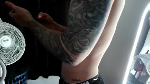 Snapshot of kennerfox77 chatting on 04/01/26, 01:41 Kennfox777 online show from 04/01/26, 01:41