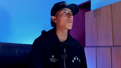 Snapshot of kenny_jones chatting on 10/09/25, 12:52 Kenny online show from 10/09/25, 12:52