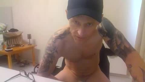 Snapshot of kennyboyk chatting on 05/03/26, 03:18 kennyboyk online show from 05/03/26, 03:18