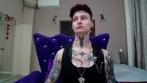 Snapshot of kennyvibe chatting on 06/12/26, 12:04 kennyvibe online show from 06/12/26, 12:04