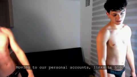 Snapshot of kens_boys chatting on 12/20/25, 10:50 Jeronimo y Felipe online show from 12/20/25, 10:50