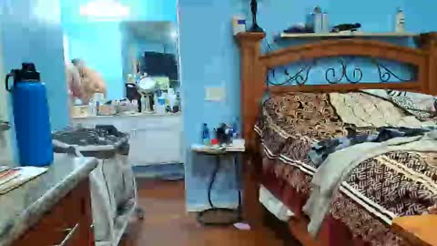 Snapshot of kent_ham chatting on 10/21/25, 03:57 kent_ham online show from 10/21/25, 03:57