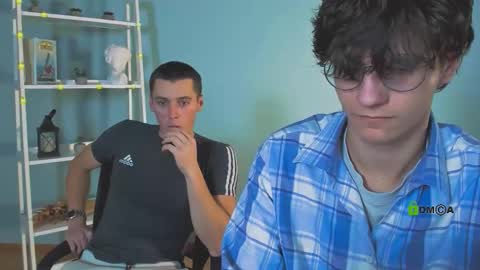 Snapshot of keny_south chatting on 12/17/25, 01:22 keny_south online show from 12/17/25, 01:22