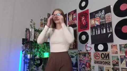 Snapshot of kenyattawestermark chatting on 12/21/25, 09:16 Lisa online show from 12/21/25, 09:16