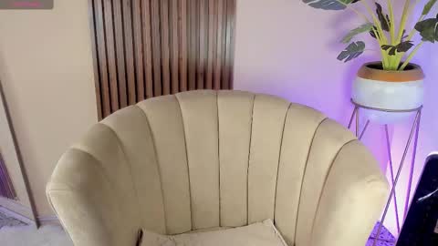 Snapshot of kenykitty chatting on 02/18/25, 05:09 Keny Kitty  Onlyfans Kenayfoxx online show from 02/18/25, 05:09