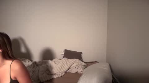 Snapshot of kenziesmithh chatting on 09/19/25, 07:36 kenziesmithh online show from 09/19/25, 07:36