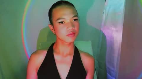 Snapshot of kerametina chatting on 12/15/25, 11:36 kerametina online show from 12/15/25, 11:36