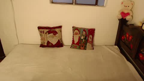 Snapshot of kerani__ chatting on 12/11/24, 11:08 DANIELA online show from 12/11/24, 11:08