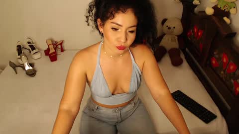 Snapshot of kerani__ chatting on 01/30/25, 12:18 DANIELA online show from 01/30/25, 12:18