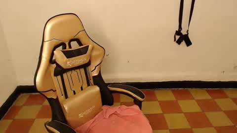 Snapshot of kerani__ chatting on 10/10/25, 09:52 DANIELA online show from 10/10/25, 09:52