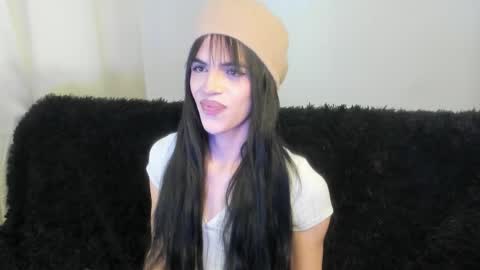 Snapshot of kerly_monroe chatting on 12/20/25, 09:33 Kerly online show from 12/20/25, 09:33