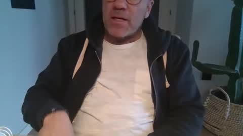 Snapshot of kermitgp3 chatting on 02/09/26, 07:34 Anton online show from 02/09/26, 07:34