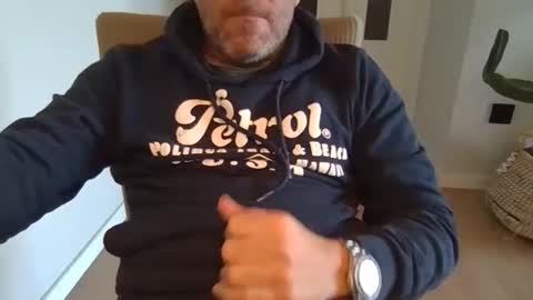 Snapshot of kermitgp3 chatting on 03/31/26, 04:51 Anton online show from 03/31/26, 04:51