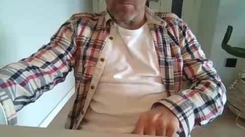 Snapshot of kermitgp3 chatting on 04/02/26, 03:09 Anton online show from 04/02/26, 03:09