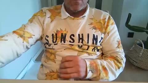 Snapshot of kermitgp3 chatting on 04/05/26, 04:15 Anton online show from 04/05/26, 04:15