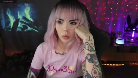 Snapshot of kerry_kirk chatting on 03/23/26, 10:58 Kerry online show from 03/23/26, 10:58