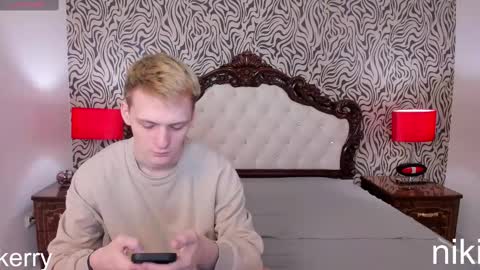 Snapshot of kerry_niki chatting on 02/19/25, 12:33 kerry_niki online show from 02/19/25, 12:33