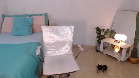 Mia  online show from 02/22/25, 05:35