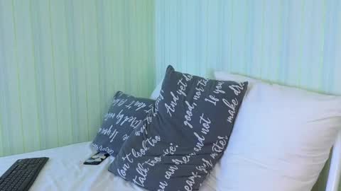 Snapshot of kettimi chatting on 01/09/25, 01:02 Catherine online show from 01/09/25, 01:02