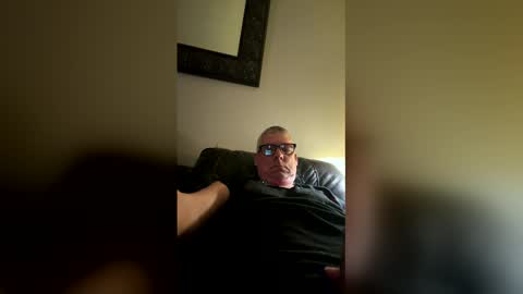 Snapshot of kev4270 chatting on 05/02/26, 01:21 kev4270 online show from 05/02/26, 01:21
