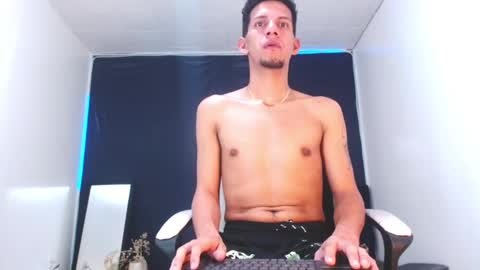 Snapshot of kevin__max_ chatting on 02/05/25, 11:55 Kev online show from 02/05/25, 11:55