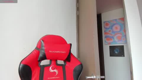 Snapshot of kevin_ahs1 chatting on 03/18/26, 05:27 Kevin Ahs online show from 03/18/26, 05:27