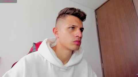 Snapshot of kevin_ahs1 chatting on 03/21/26, 05:27 Kevin Ahs online show from 03/21/26, 05:27