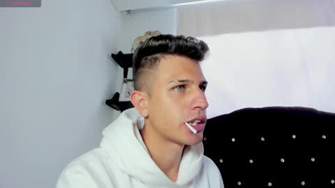 Snapshot of kevin_ahs1 chatting on 03/26/26, 05:18 Kevin Ahs online show from 03/26/26, 05:18