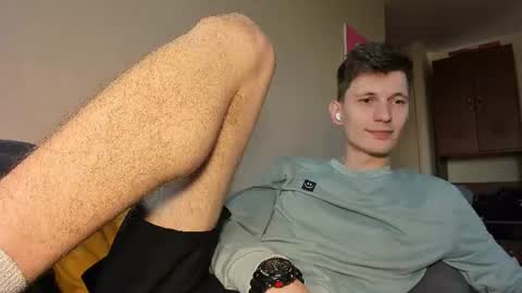 Snapshot of kevin_hornyyy chatting on 06/19/26, 12:42 kevin online show from 06/19/26, 12:42