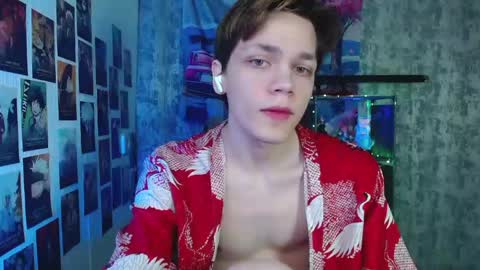 Snapshot of kevin_joestar chatting on 04/22/26, 04:04 Kevin online show from 04/22/26, 04:04